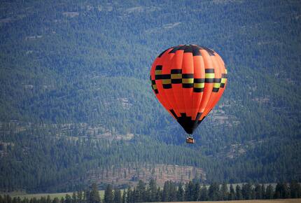 CURATED GLAMPING THE NIGHT AWAY - Montana Moonlight Tented Safari, Montana
