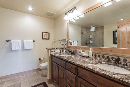 Bear Lodge 4 Bedroom Luxury Condo - Steamboat Springs, Colorado