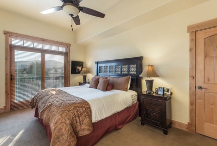 Bear Lodge 4 Bedroom Luxury Condo - Steamboat Springs, Colorado