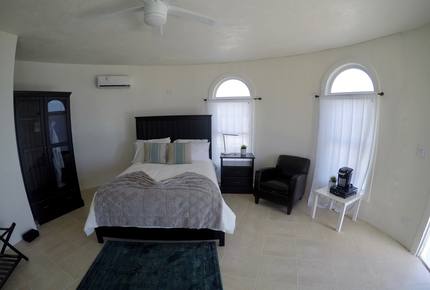 Whale Point Hotel - North Eleuthera, Bahamas
