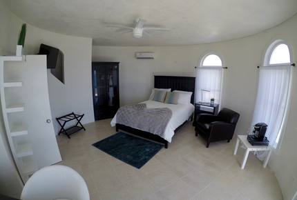 Whale Point Hotel - North Eleuthera, Bahamas