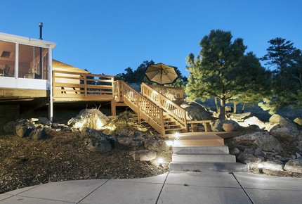 Red Rocks Mountain Lodge - Denver Foothills