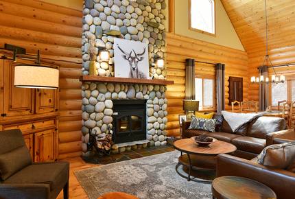 Luxury Log Cabin in the Mountains of British Columbia