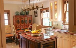 Little French Chateau in Santa Monica - Santa Monica, California