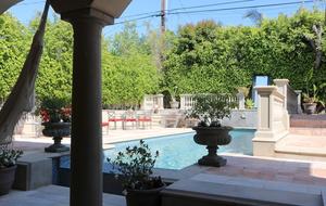 Little French Chateau in Santa Monica - Santa Monica, California