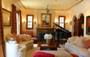 Little French Chateau in Santa Monica - Santa Monica, California