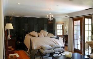 Little French Chateau in Santa Monica - Santa Monica, California