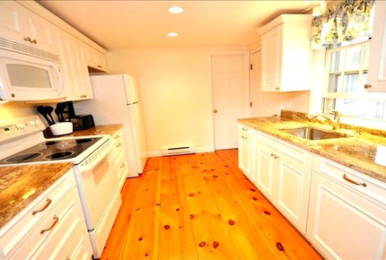 Honeysuckle Cottage Property - 4 Bedrooms plus 2 Lofts - Just Blocks to Center of Town! - Nantucket, Massachusetts