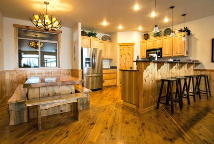 Schweitzer Mountain Ski-In/Ski-Out Chalet - Sandpoint, Idaho