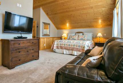 Schweitzer Mountain Ski-In/Ski-Out Chalet - Sandpoint, Idaho