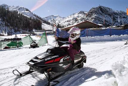 EXCLUSIVE STAY SKI EXPERIENCE - Squaw Valley Views & Ski Butlers, California