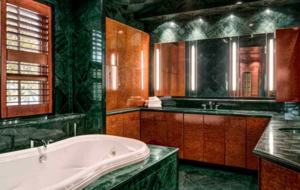 Rocking Chair Lodge - Moving Mountains - Steamboat Springs, Colorado