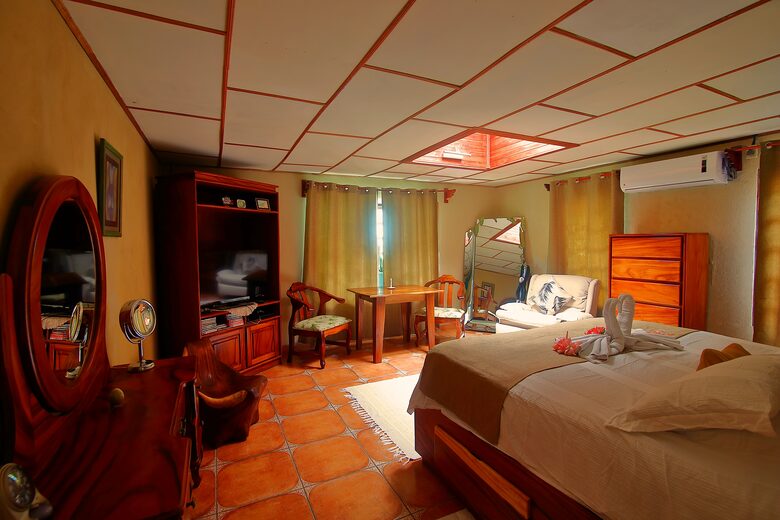 Las Cascadas The Falls - Quepos Manuel Antonio, Costa Rica