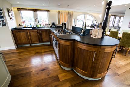 Caracoli - London, United Kingdom