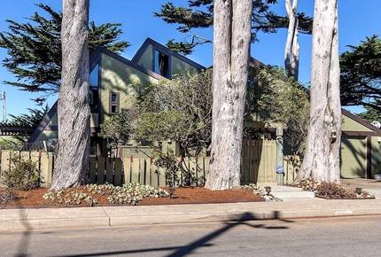 Moss Beach Oceanfront