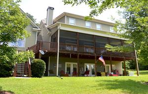 Lake Martin Luxury - Dadeville, Alabama