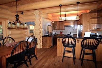 Bear Trail Cabin - Mille-Isles, Canada