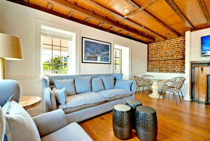 Charleston Elegance