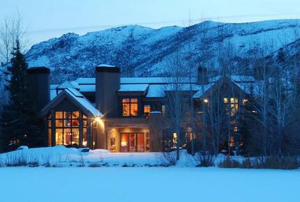 EXCLUSIVE STAY SKI EXPERIENCE