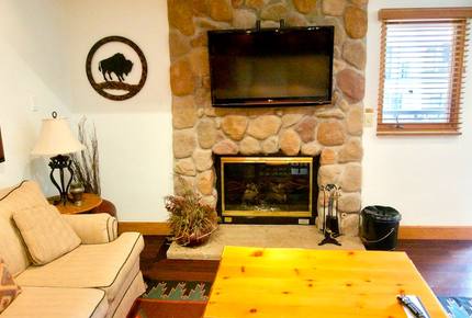 Vail Luxury Condo - Short walk to Lionshead Gondola and Lift!