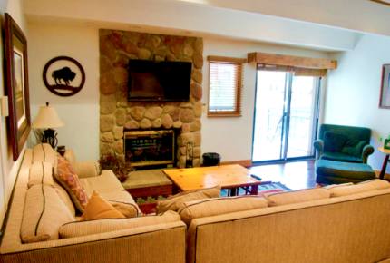 Vail Luxury Condo - Short walk to Lionshead Gondola and Lift!