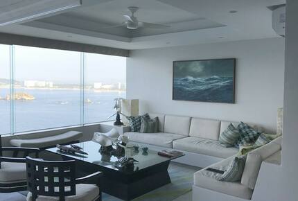 Casa Above the Sea