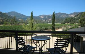Villa Calistoga in Napa Valley Wine Country - Calistoga, California