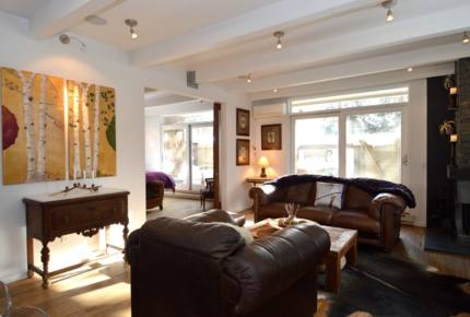 Ajax Mountain View Condo