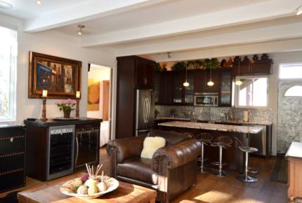 Ajax Mountain View Condo