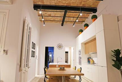 Chic Historic Flat in Amazing Location