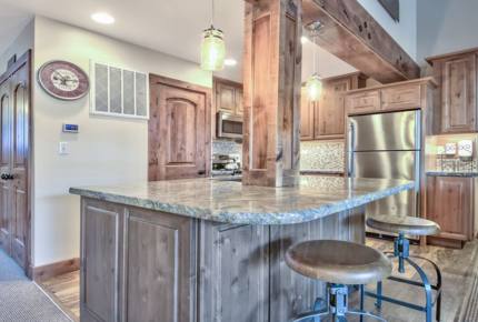 Lakeview Mountain Retreat
