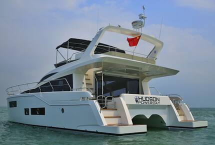 Virgin Motor Yachts - Hudson Powercat 48