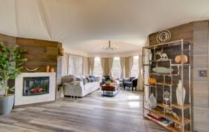 Firesong Ranch and Glamping - The Casita and Ndotto - Spicewood, Texas