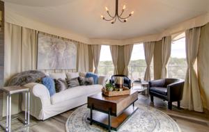 Firesong Ranch and Glamping - The Casita and Ndotto - Spicewood, Texas