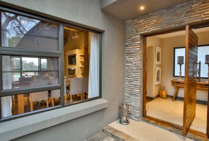 Makanyi Private Game Lodge