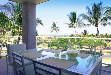 Spectacular Oceanview Condo: Stylish and Serene