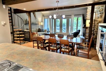 Mont-Tremblant Ski Chalet - Ski-In/Ski-Out Access
