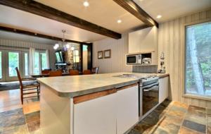 Mont-Tremblant Ski Chalet - Ski-In/Ski-Out Access - Mont Tremblant, Canada