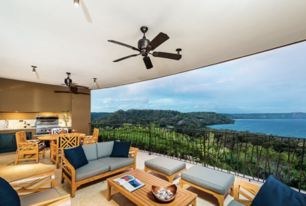 International Artist's Home in Paradise