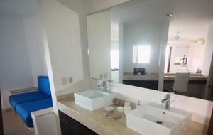 Pacific Paradise - Ixtapa de Azueta, Mexico