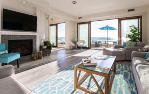 The Seahorse Oceanfront Villa - Oceanside, California