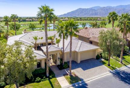 PGA Luxury Home with Mountain and Lake Views!