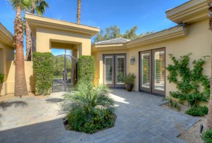 PGA Luxury Home with Mountain and Lake Views!
