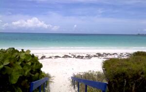 Beautiful Beachfront Double Villa - Great Harbour Cay, Bahamas