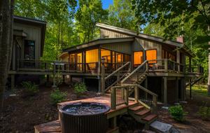 Tree House - Victor, West Virginia