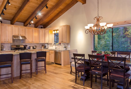 North Lake Tahoe: Lakewood Lodge
