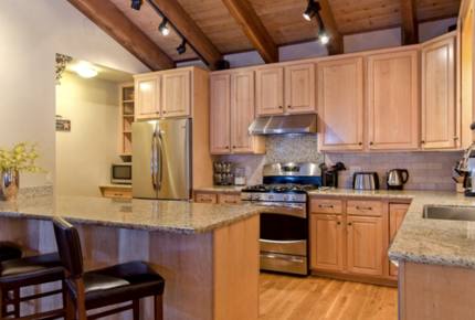 North Lake Tahoe: Lakewood Lodge