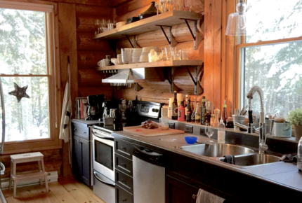 Scandinavian Wood Cottage Near Mont-Tremblant