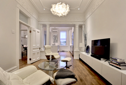 Luxurious Montreal Flat Facing Lafontaine Park