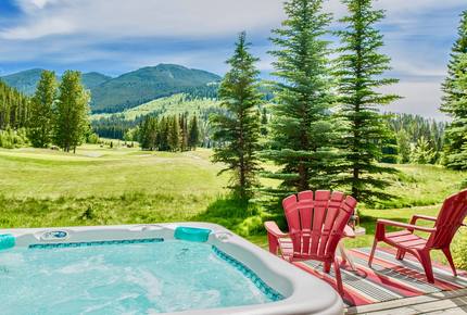 Lone Wolf Chalet Panorama Mountain